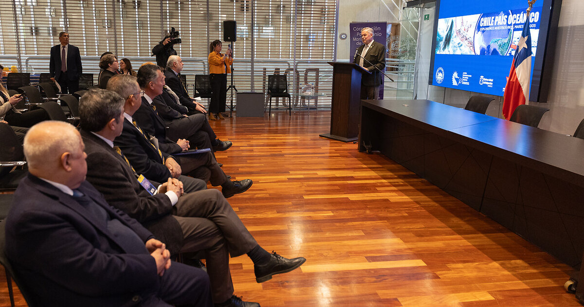 Chile es más mar que tierra: la exposición «Chile, País Oceánico» llegó al Congreso